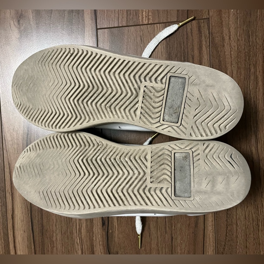 Adidas Sleek White Leather Sneakers with Gold Accent - Picture 7 of 10